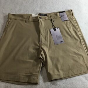 Levi's Men's Khaki Flat Front Tech Shorts 38X8;NWT
